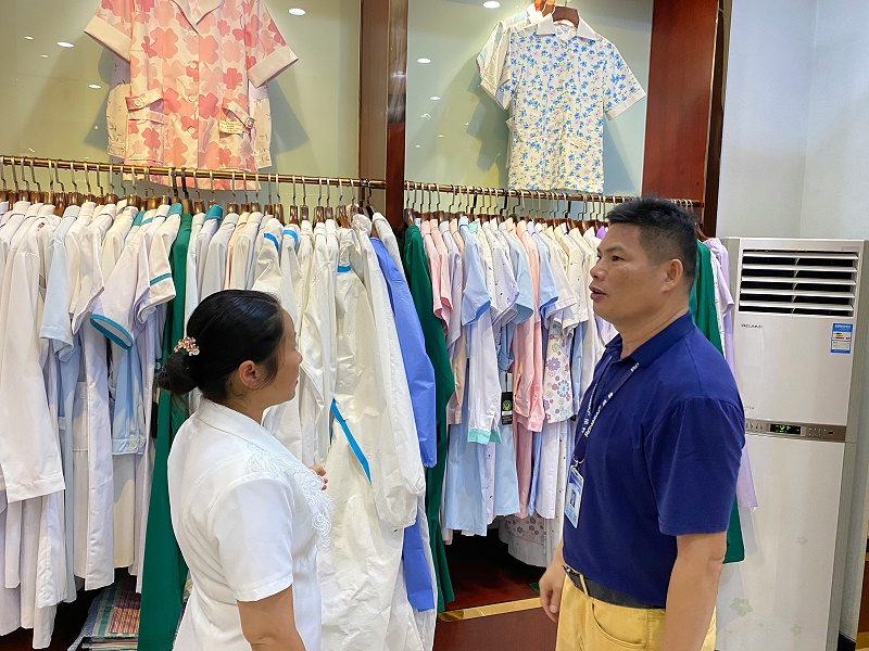 展示不同功能特点的医护面料